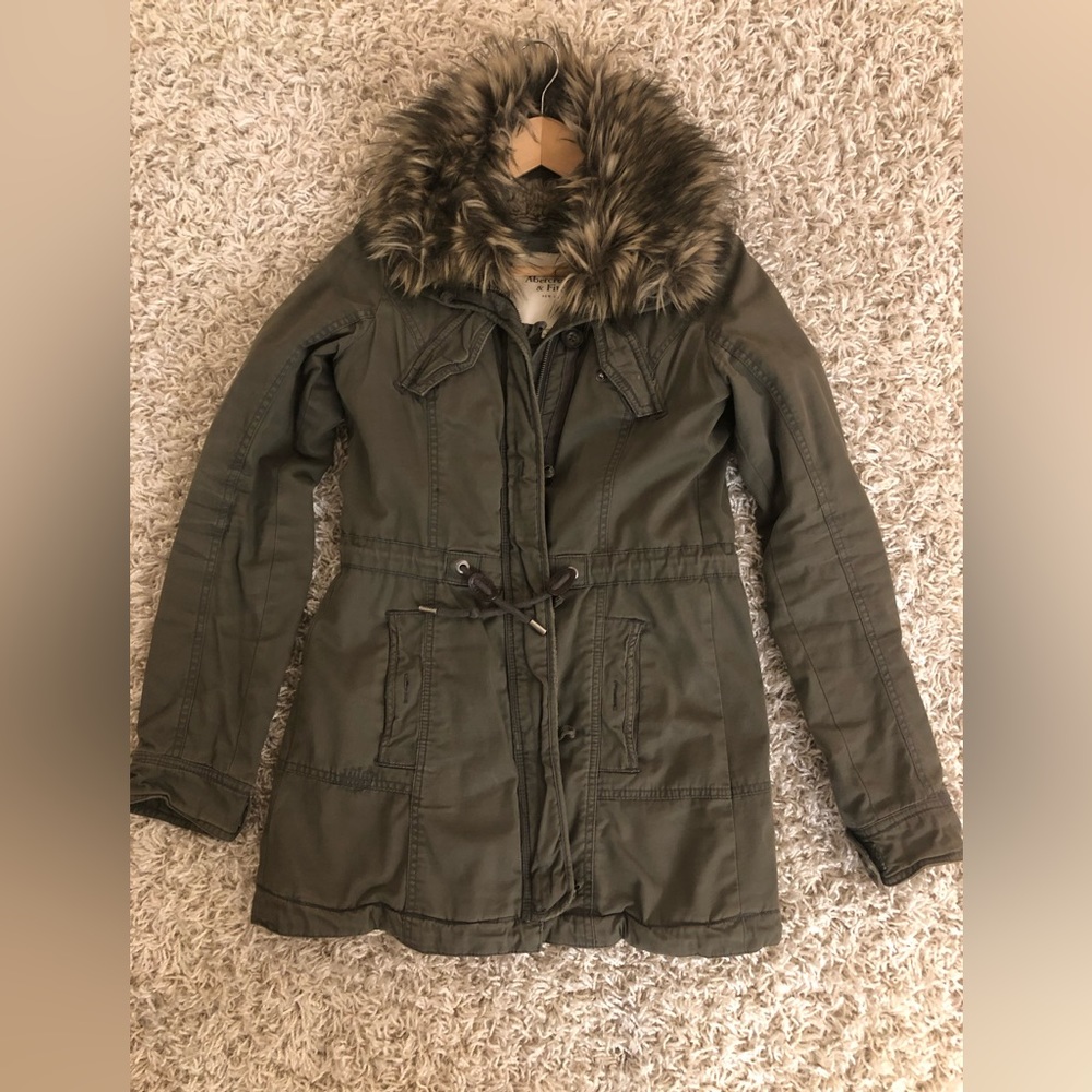 Abercrombie & Fitch Faux Fur Lined Olive Green Utility Parka Coat Jacket Size XS